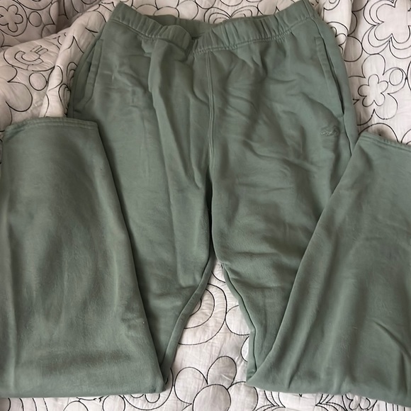 Hollister straight legged sweatpants - Picture 1 of 3